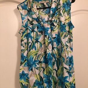 Size 8 Dana Buchan sleeveless blouse